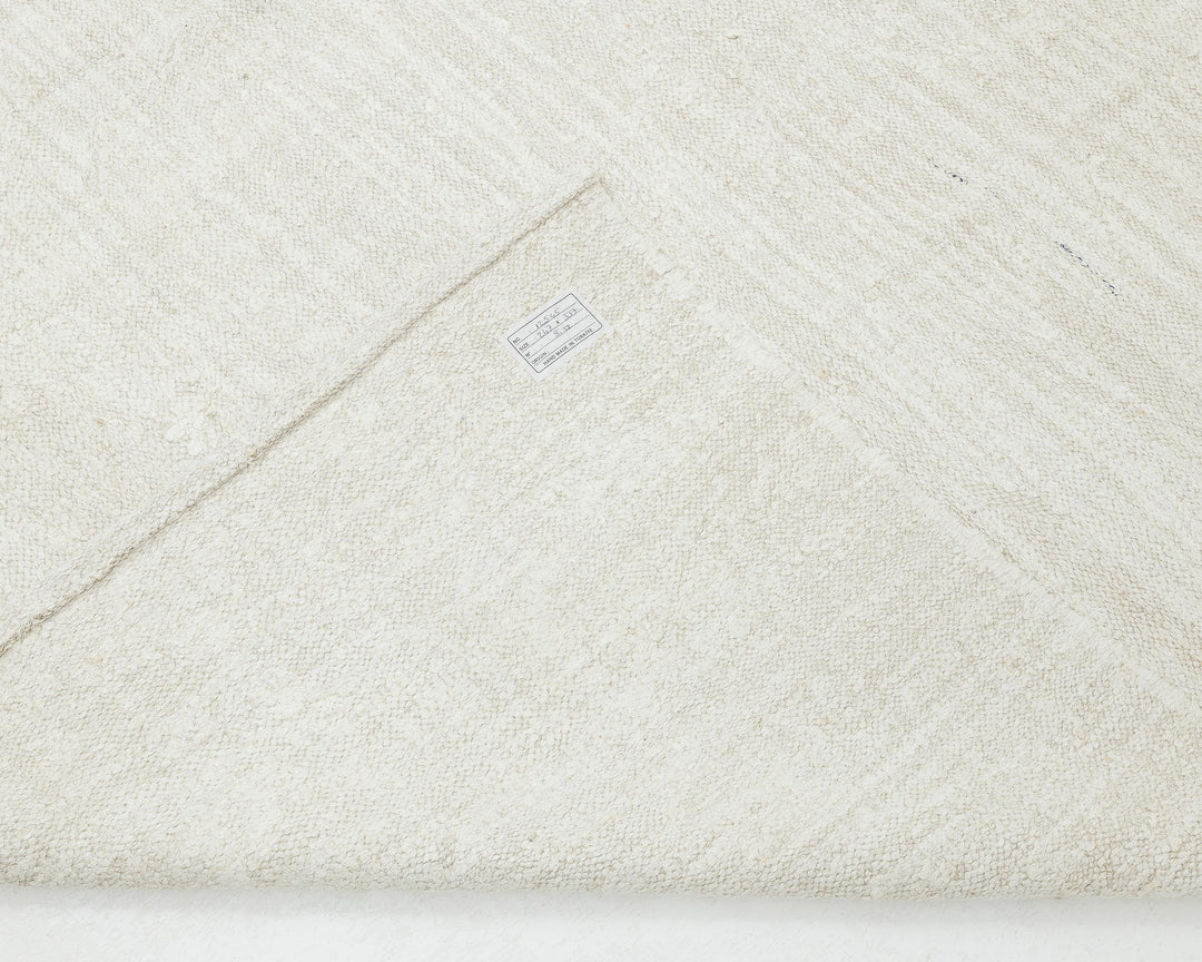 White Kilim Rug 8' 1" x 11' 1" | No. VR19514