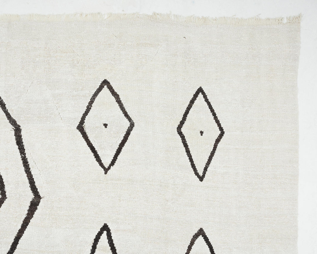 Black Kilim Rug 9' 10" x 13' 10" | No. VR49904