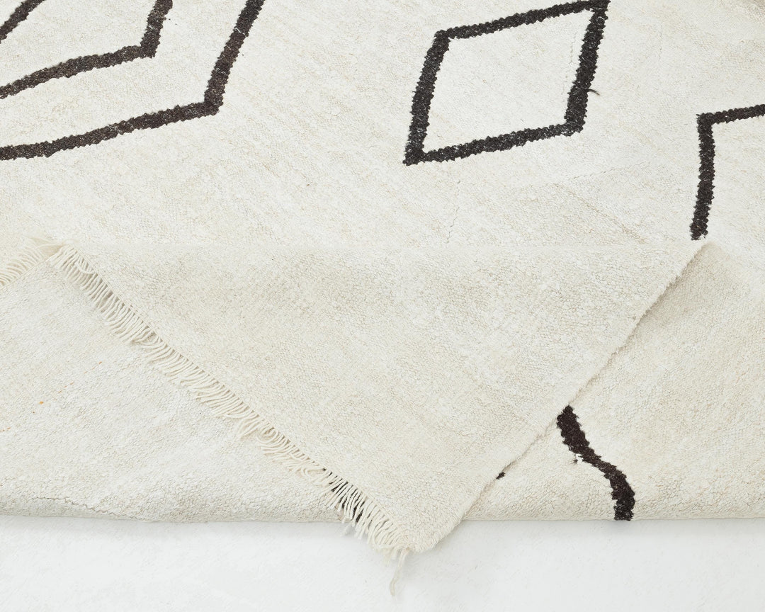 Black Kilim Rug 9' 10" x 13' 10" | No. VR49904