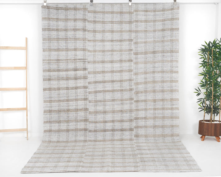 Gray Kilim Rug 6' 4" x 9' 10" | No. VR18451