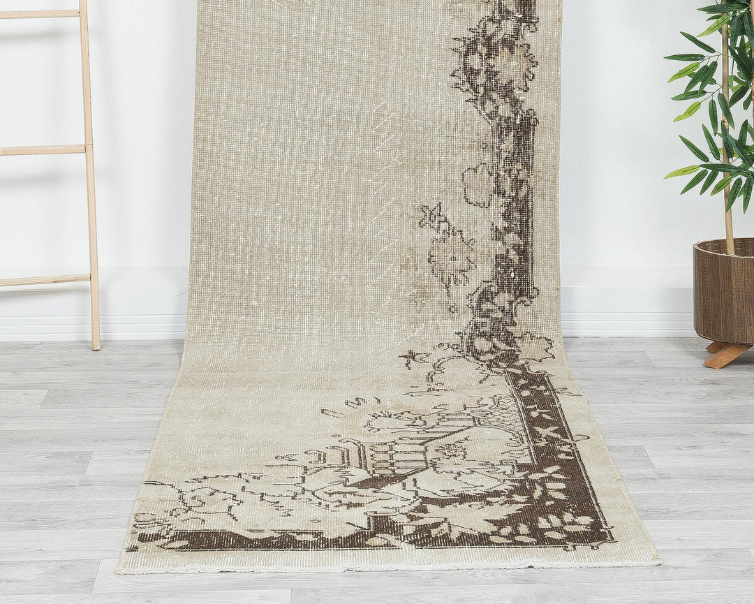 Runner Rug 10' 7" x 2' 7" | No. VR52598