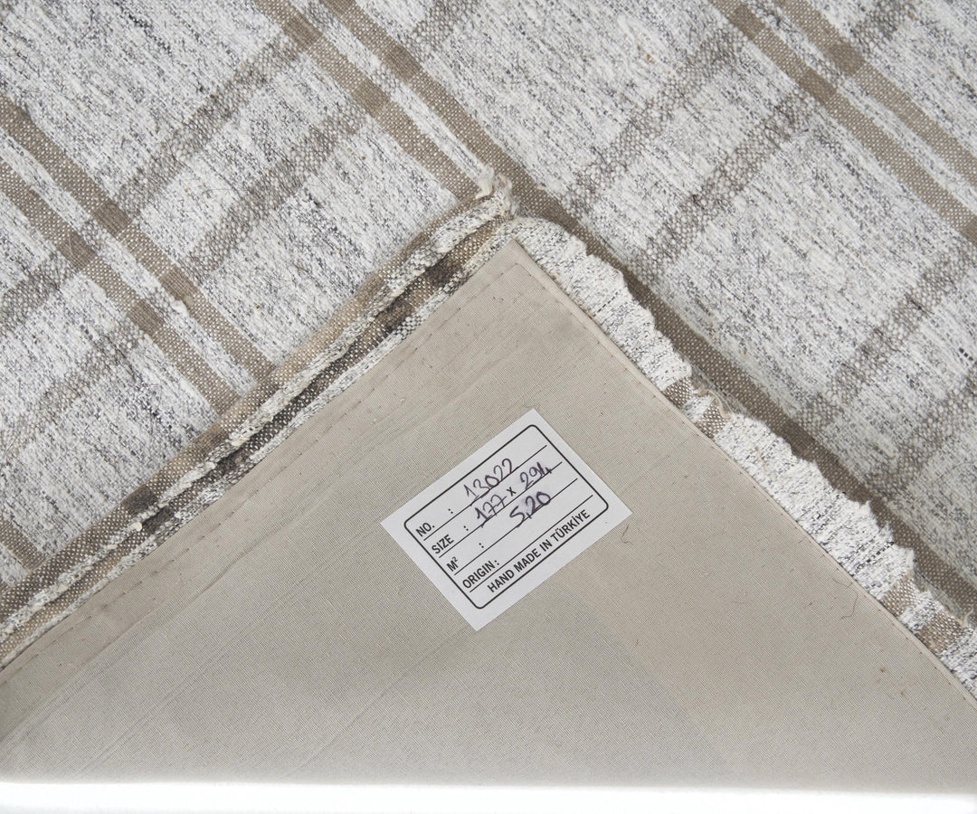 Gray Kilim Rug 5' 10" x 9' 7" | No. VR34696