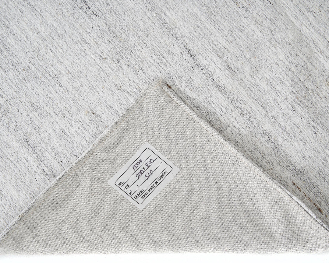White Kilim Rug 6' 7" x 8' 10" | No. VR37147