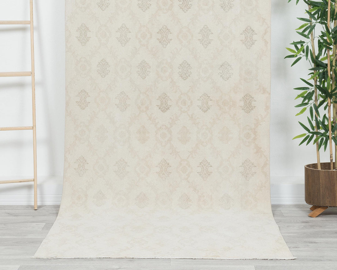 Neutral Oushak Rug 3' 8" x 9' | No. VR14799