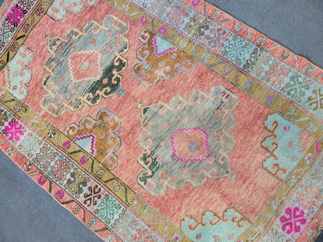 Turkish Oushak Rug 3' 9" x 6' 1" Hand-Knotted pattern