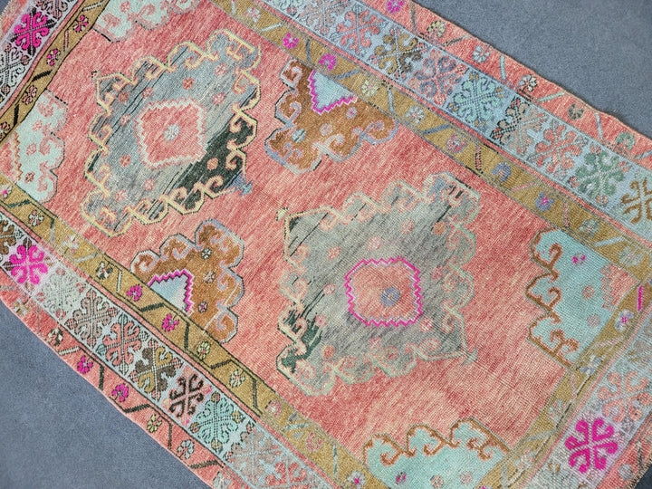Turkish Oushak Rug 3' 9" x 6' 1" Hand-Knotted pattern