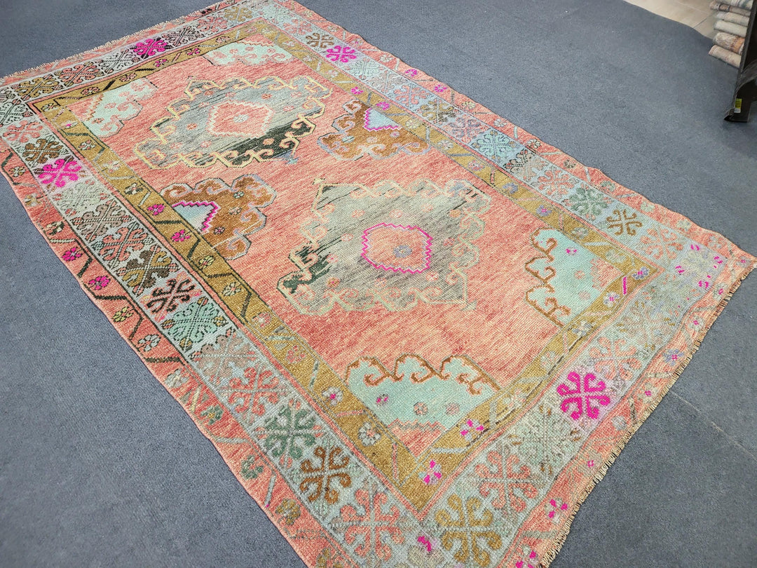 Turkish Oushak Rug 3' 9" x 6' 1" Hand-Knotted texture