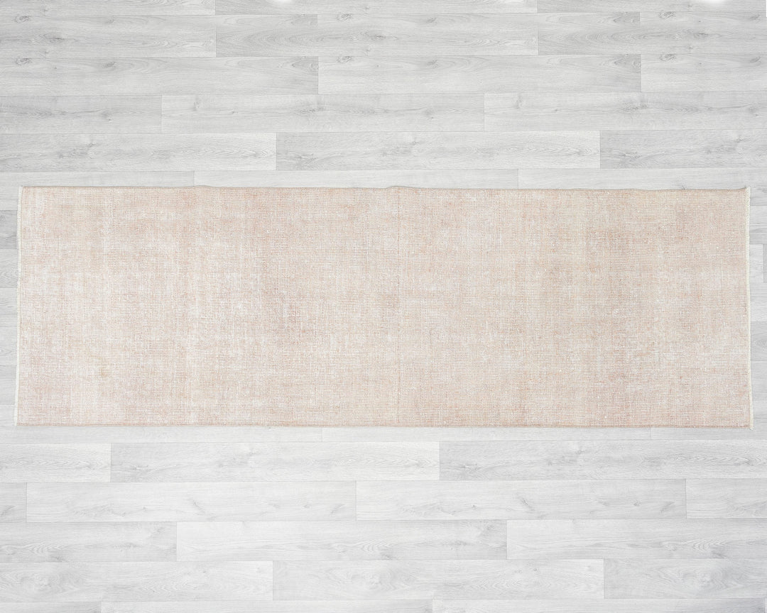 Neutral Runner Rug 2' 6" x 7' 5" | No. VR45362