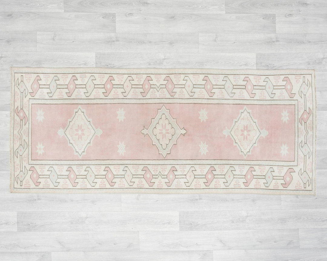 Beige Oushak Rug 2' 7" x 6' 2" | No. VR24132