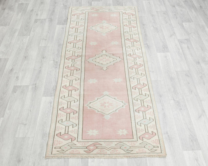 Beige Oushak Rug 2' 7" x 6' 2" | No. VR24132