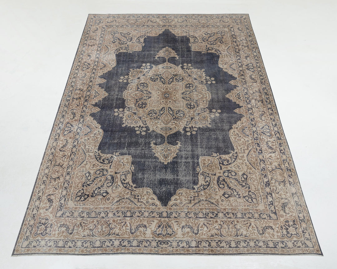 Blue Oushak Rug 7' 6" x 10' 8" | No. VR81468