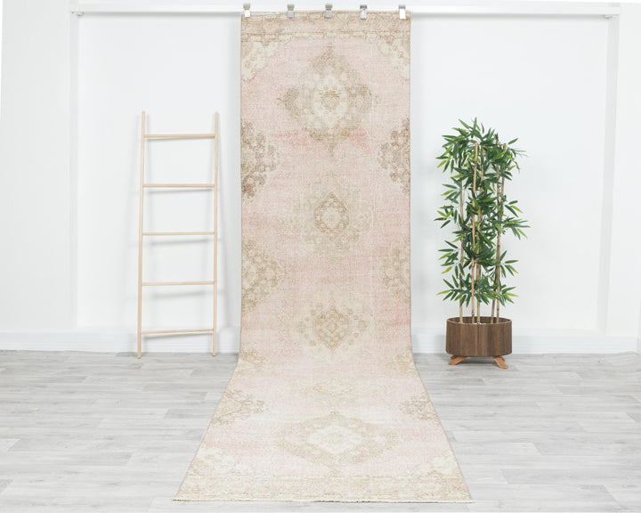 Neutral Runner Rug 3' 1" x 12' 5" | No. VR60310