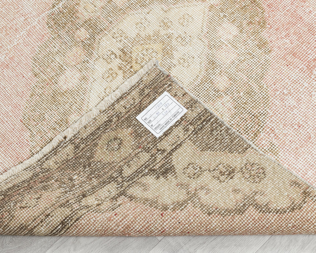Neutral Runner Rug 3' 1" x 12' 5" | No. VR60310