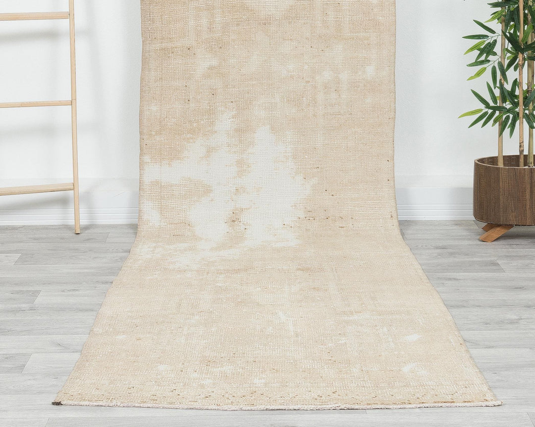 Beige Runner Rug 3' 1" x 11' 6" | No. VR40005