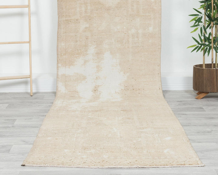 Beige Runner Rug 3' 1" x 11' 6" | No. VR40005