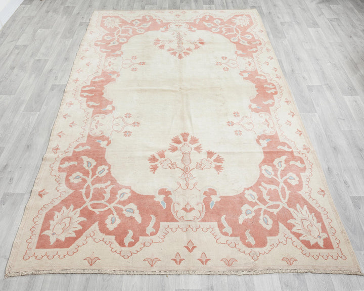Beige Oushak Rug 8' 8" x 5' 5" | No. VR14038