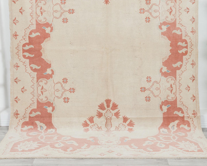 Beige Oushak Rug 8' 8" x 5' 5" | No. VR14038