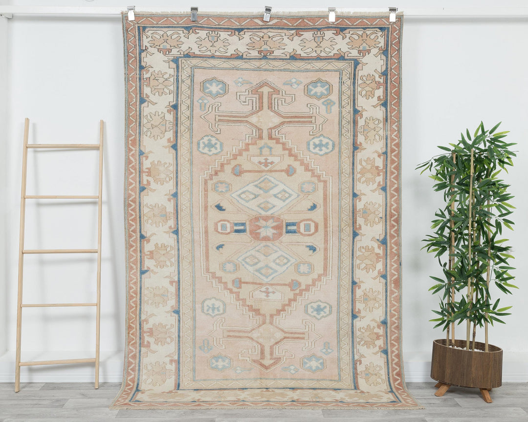 Beige Oushak Rug 5' 1" x 7' 8" | No. VR39824