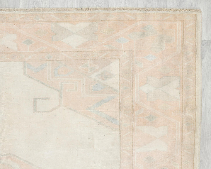 Beige Oushak Rug 7' 1" x 5' 10" | No. VR22774