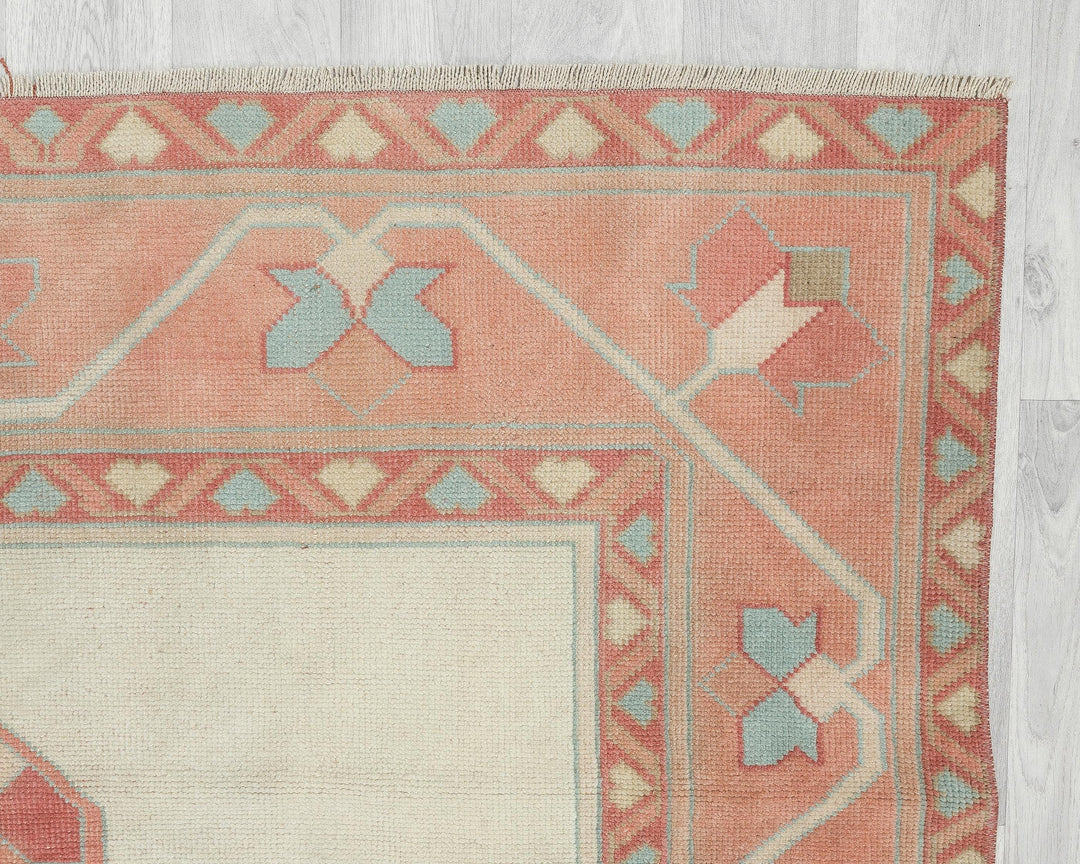 Neutral Oushak Rug 5' 1" x 7' 5" | No. VR59489