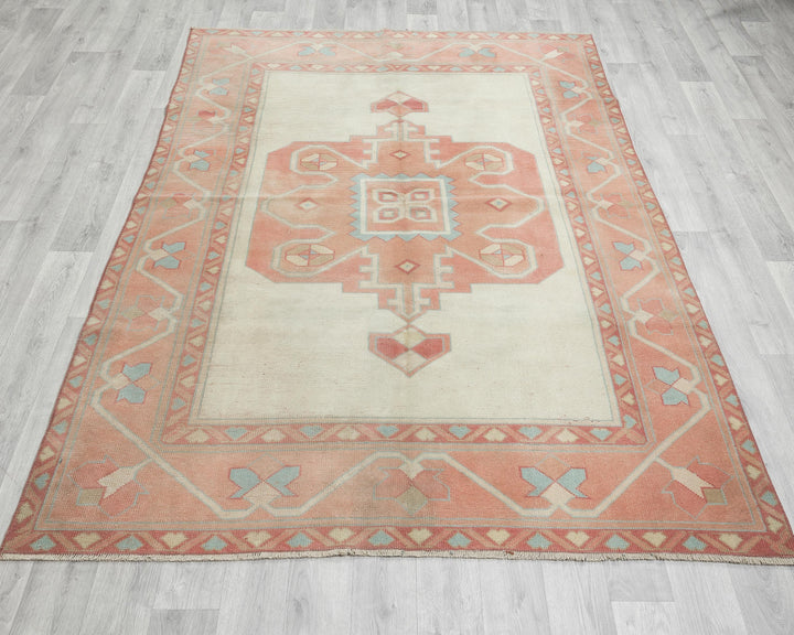Neutral Oushak Rug 5' 1" x 7' 5" | No. VR59489