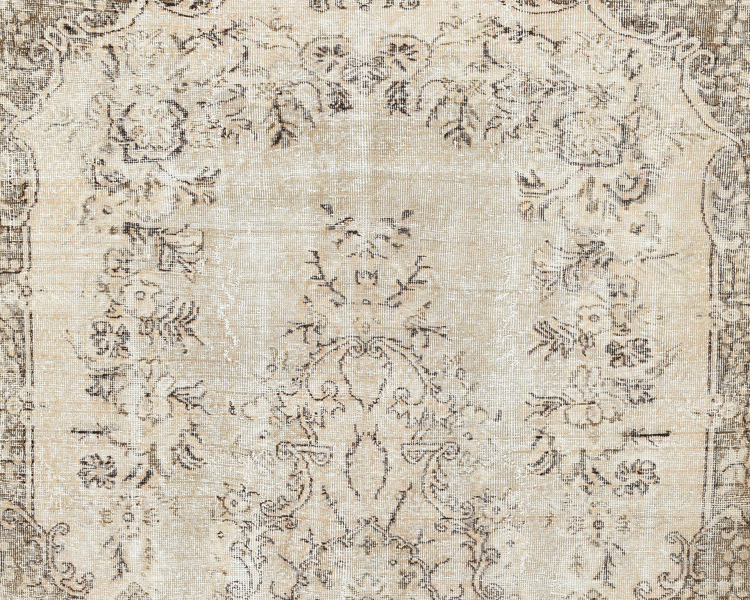 Beige Oushak Rug 5' 2" x 9' 1" | No. VR97323