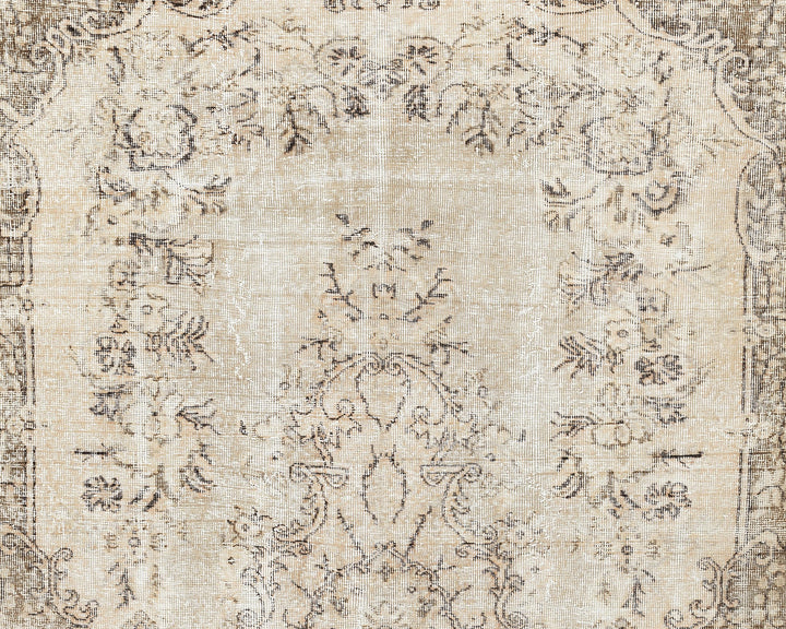 Beige Oushak Rug 5' 2" x 9' 1" | No. VR97323