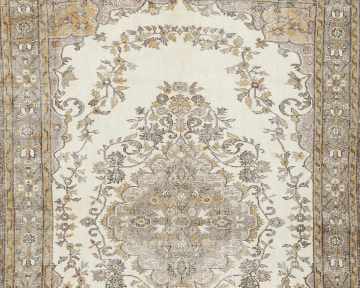 Beige Oushak Rug 9' 2" x 6' 1" | No. VR11106