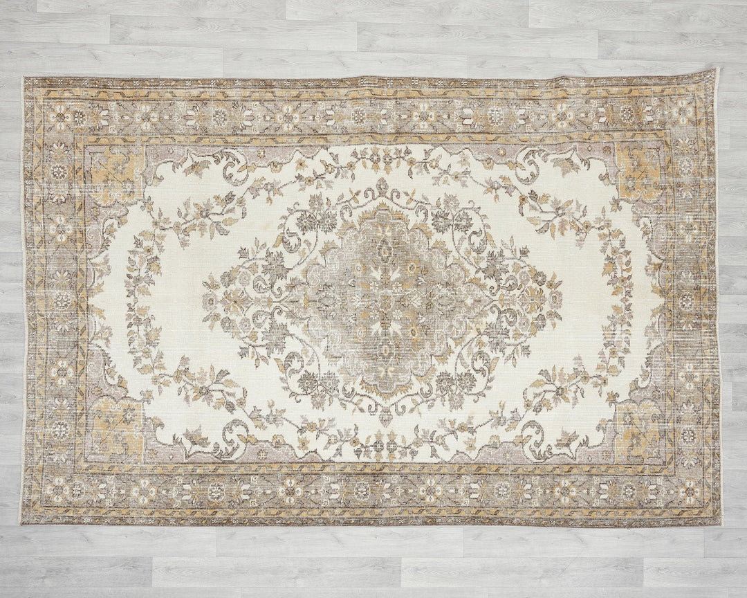 Beige Oushak Rug 9' 2" x 6' 1" | No. VR11106