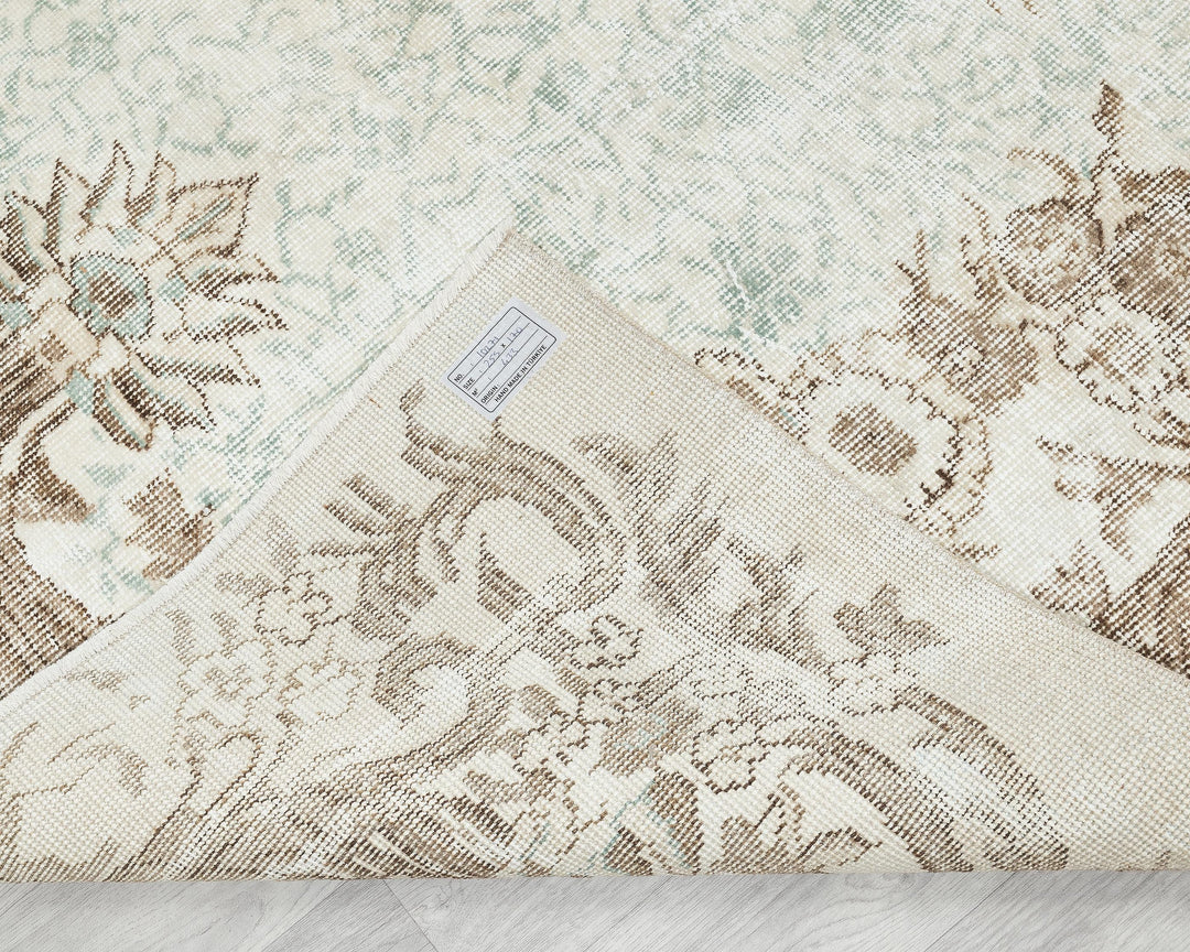 Beige Oushak Rug 5' 7" x 8' 4" | No. VR20048