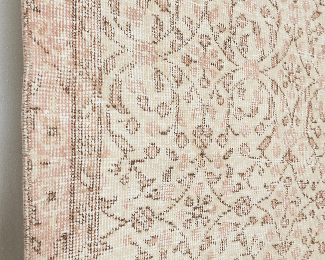 Neutral Oushak Rug 4' 9" x 8' | No. VR16136