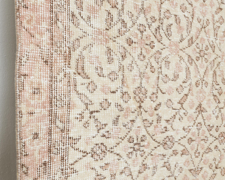 Neutral Oushak Rug 4' 9" x 8' | No. VR16136