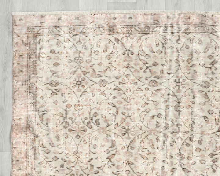 Neutral Oushak Rug 4' 9" x 8' | No. VR16136
