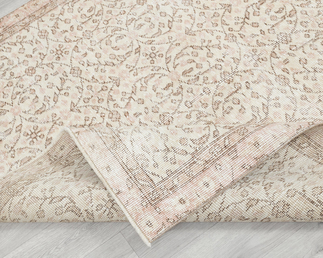 Neutral Oushak Rug 4' 9" x 8' | No. VR16136