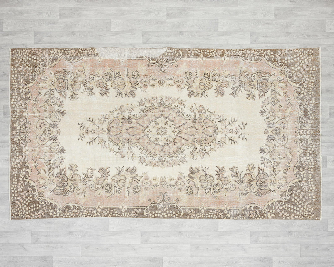 Beige Oushak Rug 5' 7" x 9' 4" | No. VR39655