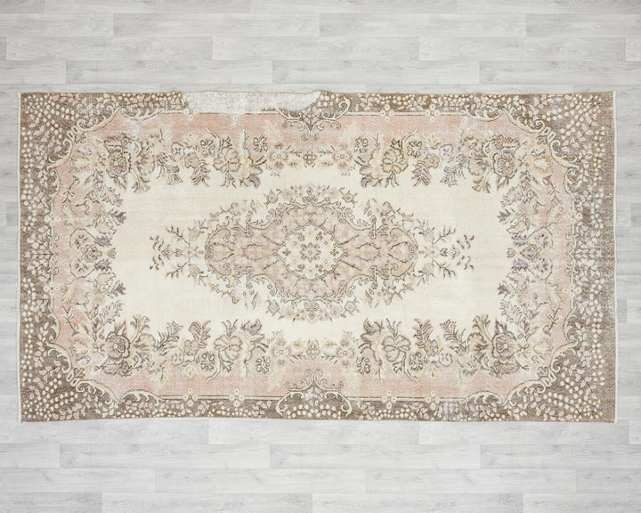 Beige Oushak Rug 5' 7" x 9' 4" | No. VR39655