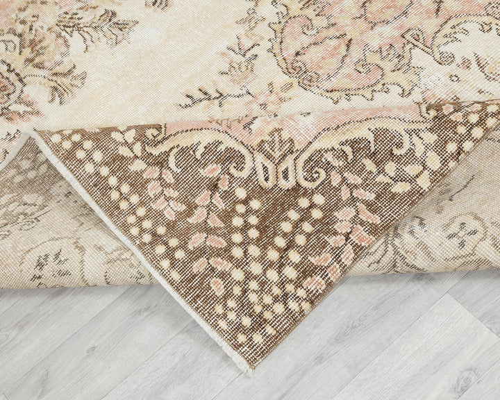 Beige Oushak Rug 5' 7" x 9' 4" | No. VR39655