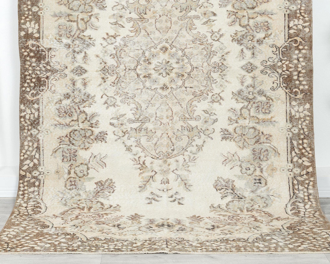 Oushak Rug 5' 5" x 8' 10" | No. VR88154