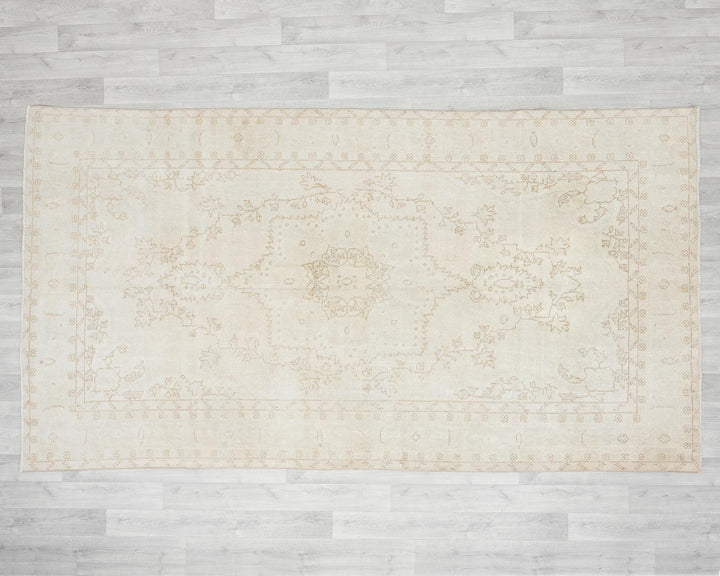 Beige Oushak Rug 5' 4" x 9' 7" | No. VR75254