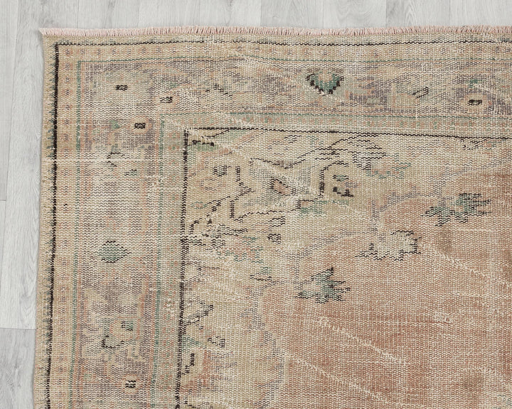 Neutral Oushak Rug 6' 1" x 10' | No. VR66788