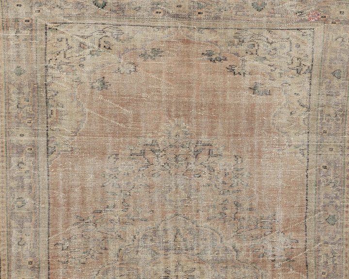 Neutral Oushak Rug 6' 1" x 10' | No. VR66788