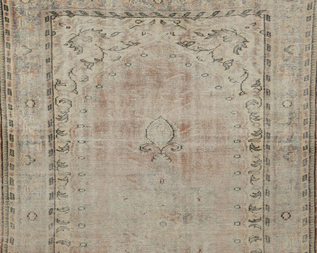 Beige Oushak Rug 6' 1" x 9' 8" | No. VR54070