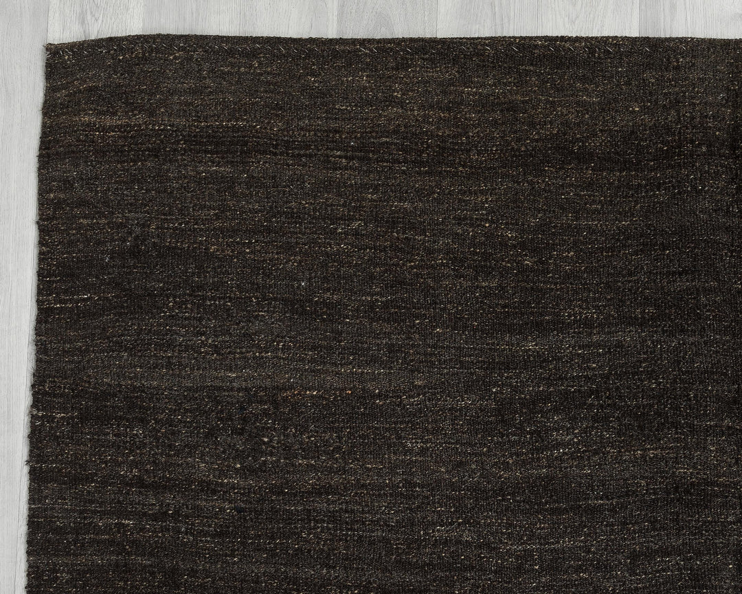 Brown Kilim Rug 5' 7" x 8' 5" | No. VR51720