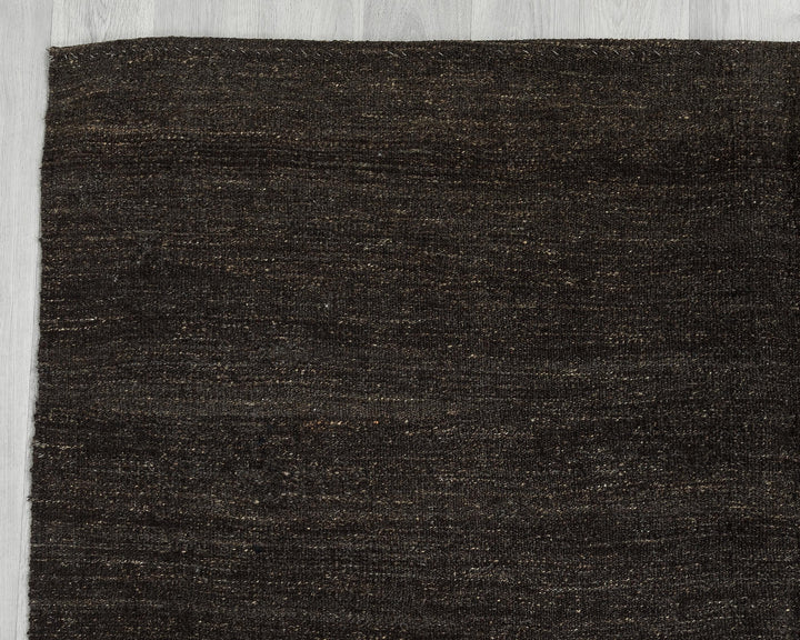 Brown Kilim Rug 5' 7" x 8' 5" | No. VR51720
