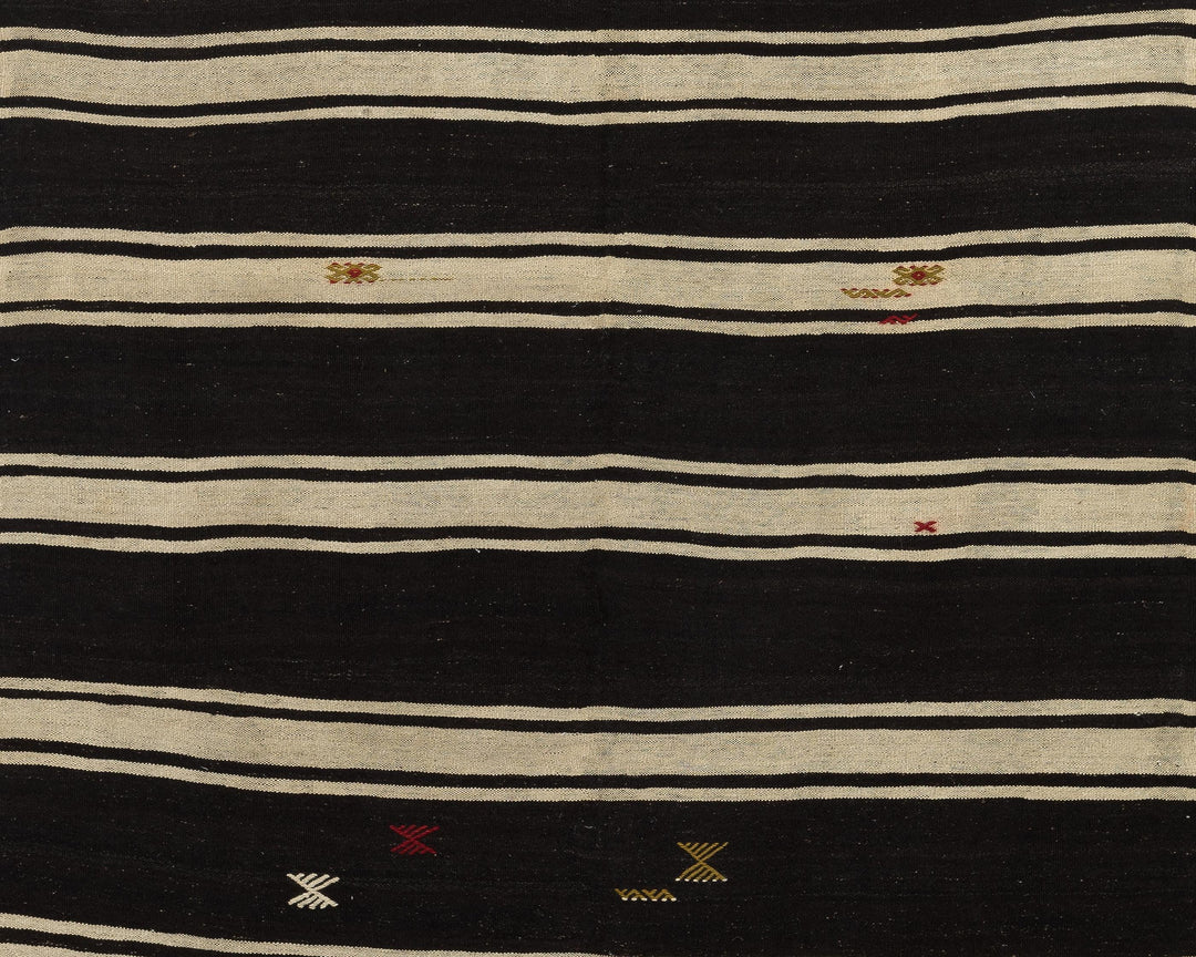 Kilim Rug 5' 7" x 10' 1" | No. VR44710
