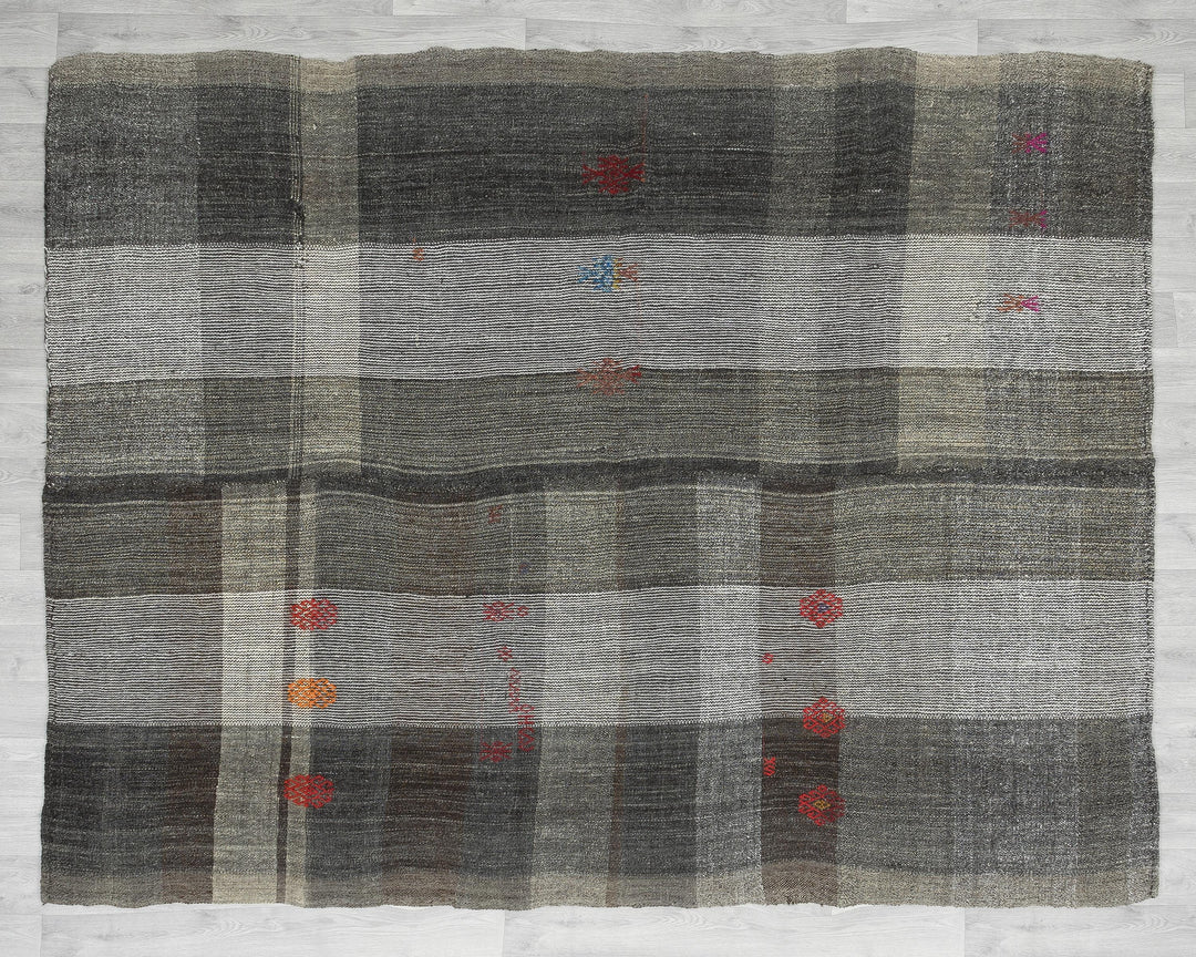 Kilim Rug 6' 5" x 7' 8" | No. VR64691
