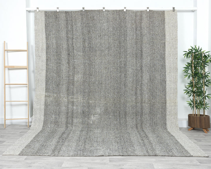 Gray Kilim Rug 8' 6" x 10' 6" | No. VR23080