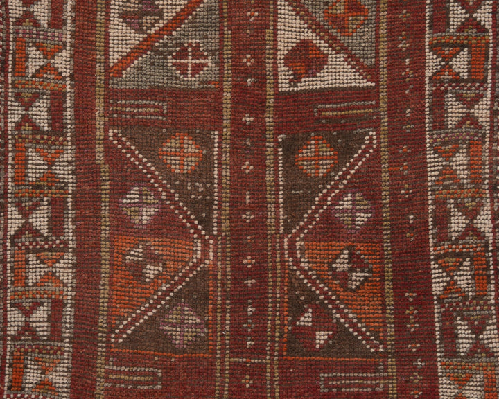 Red Runner Rug 3' 4" x 10' | No. VR54367