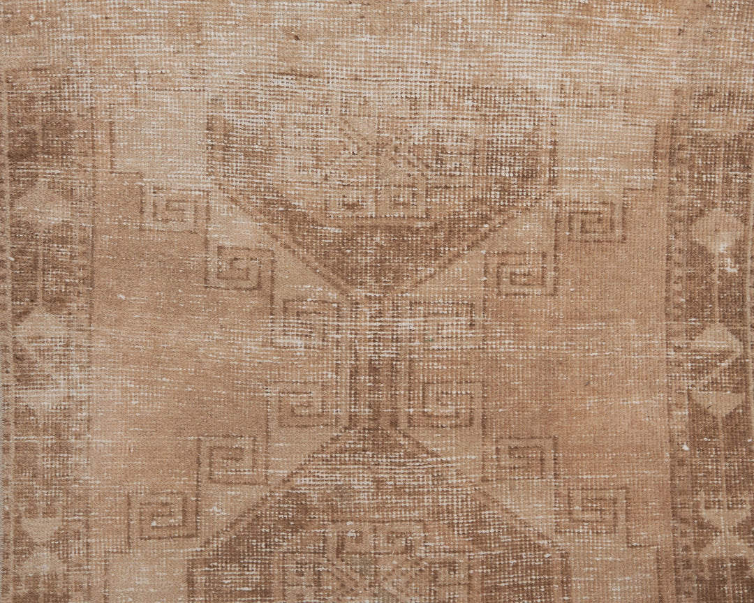 Neutral Runner Rug 3' 7" x 11' 4" | No. VR15981