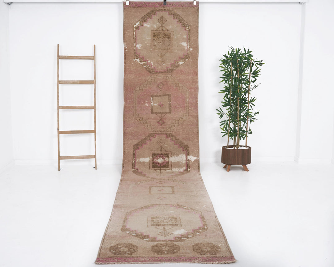 Neutral Runner Rug 2' 11" x 12' 4" | No. VR72513